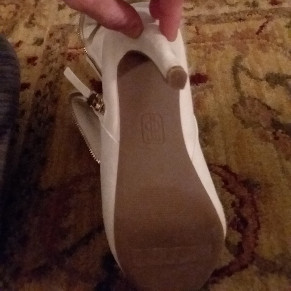 Size 7 Women Boots - Picture 2 of 3